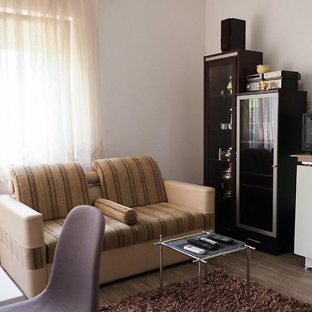 Cozy Spacious Apartment Peje Bagian luar foto