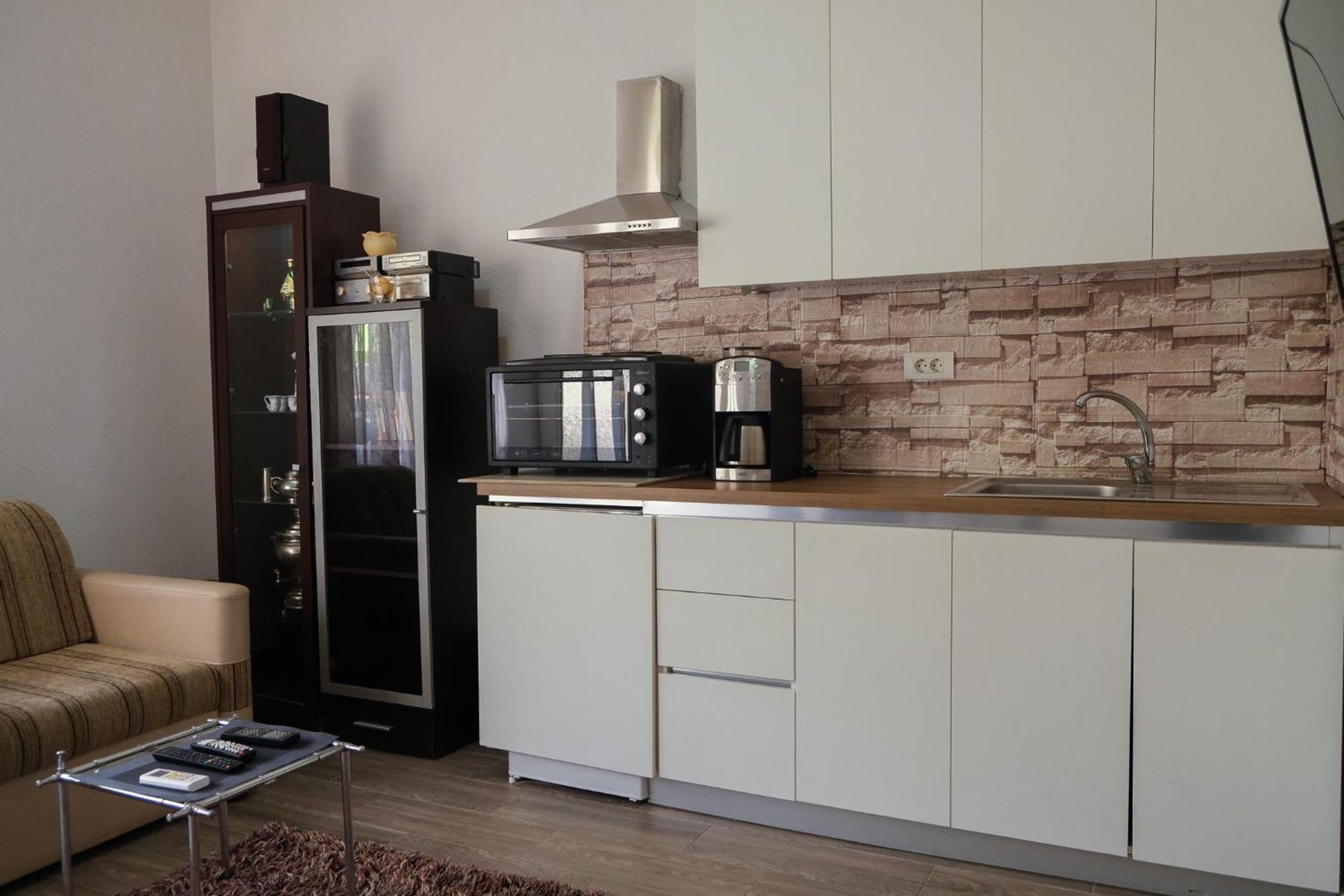 Cozy Spacious Apartment Peje Bagian luar foto